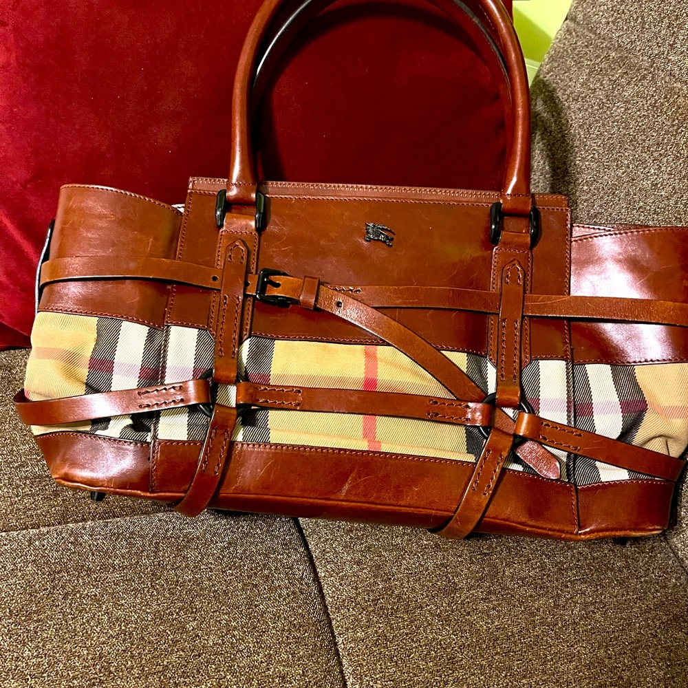 Burberry bag excellent condition